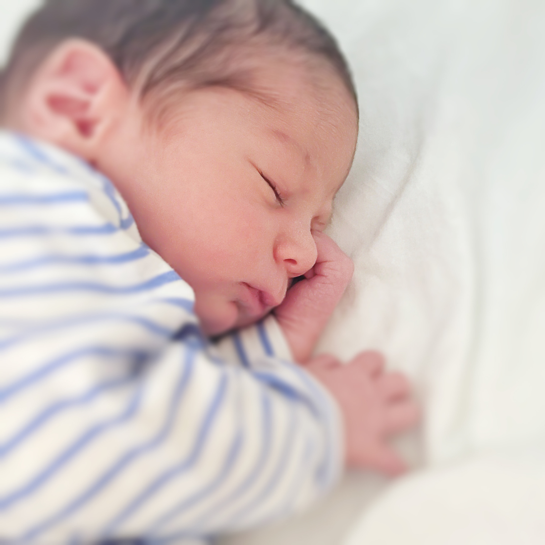 Kenapa-Bayi-Sering-Bangun-Malam-Pahami-Pola-Tidurnya-dan-Ajari-Kemampuan-Tidur.png